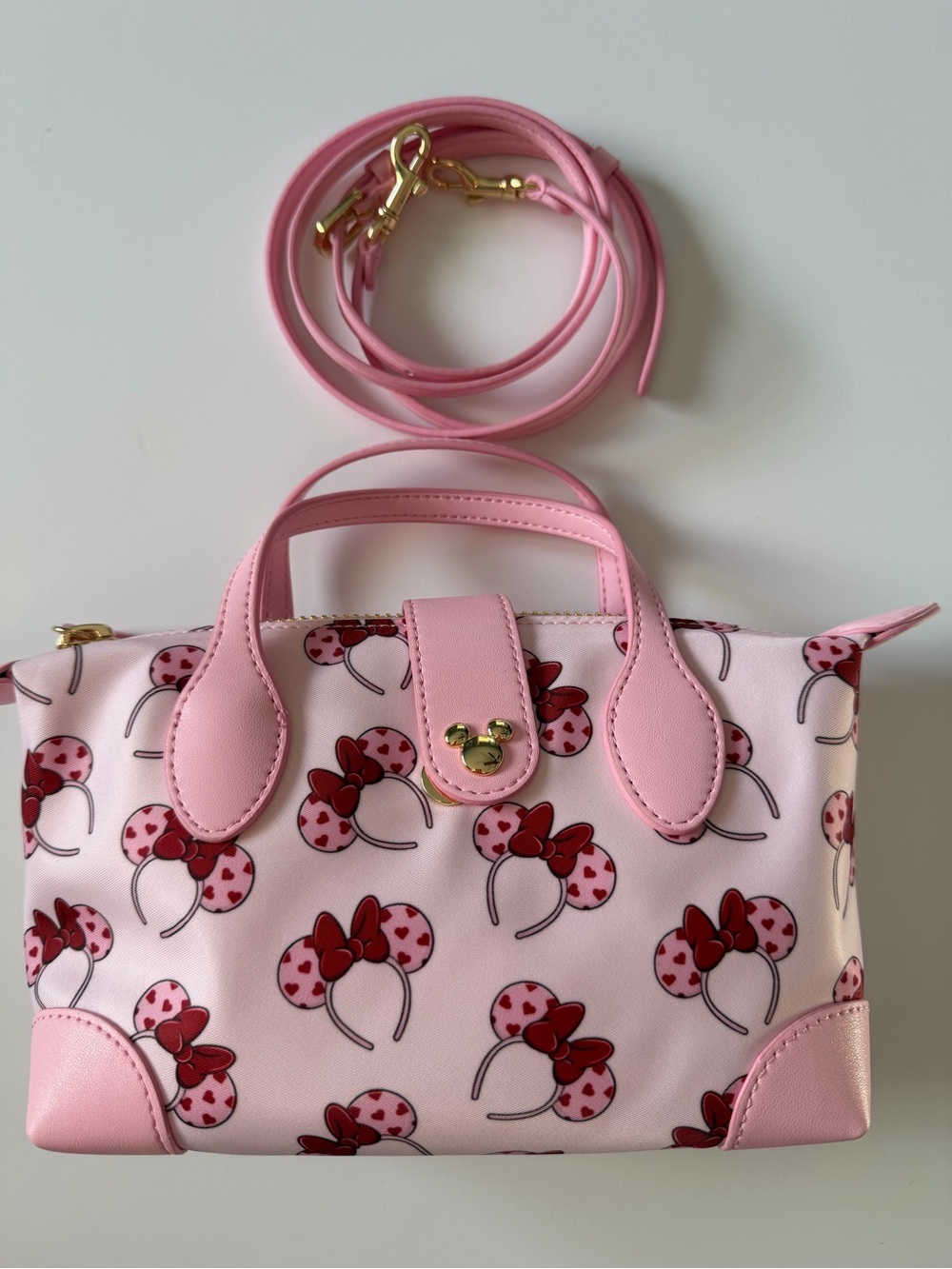 Disney Minnie Mouse Stoney Clover Pouchette Crossbody bag.